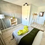 Stilvolles Haus Mit Naturgarten & Weitblick - Fuer Familien & Freunde 펜션 *