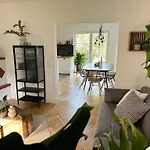 Stilvolles Haus Mit Naturgarten & Weitblick - Fuer Familien & Freunde 펜션 Oberschwarzach
