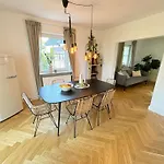 Stilvolles Haus Mit Naturgarten & Weitblick - Fuer Familien & Freunde 펜션